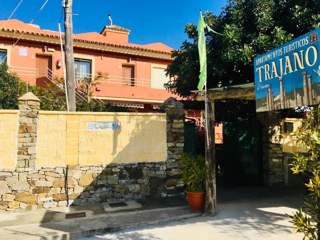Apartamentos Turisticos Trajano Bolonia Extérieur photo