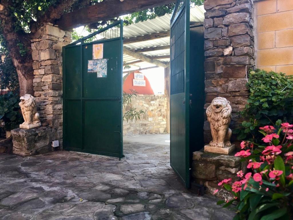 Apartamentos Turisticos Trajano Bolonia Extérieur photo